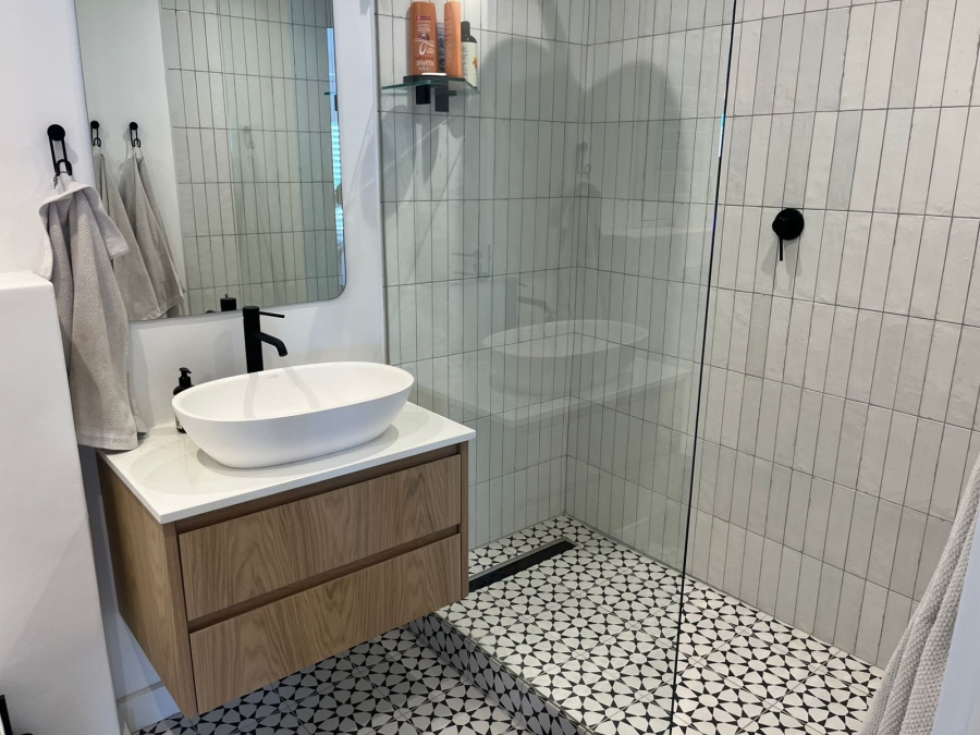 To Let 2 Bedroom Property for Rent in Fresnaye Western Cape
